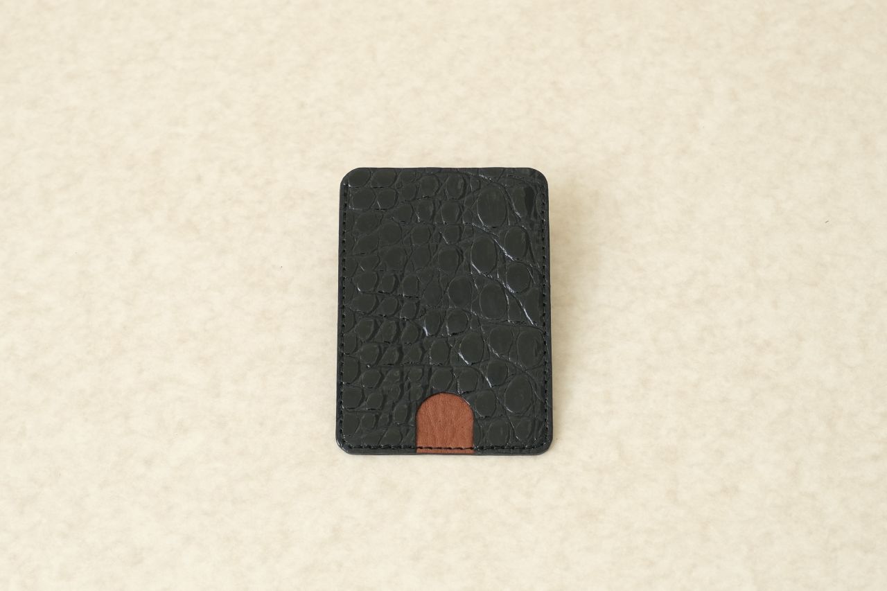 クロコダイルブラックエナメル①のパスケース/カードケース