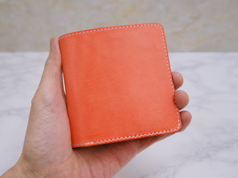 オレンジフォルテ革の財布