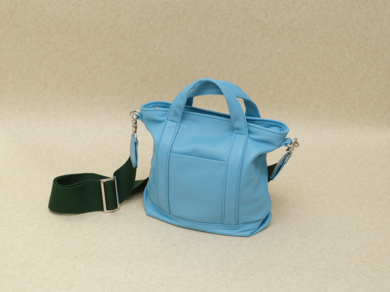 ブルーとグリーンの「碧」