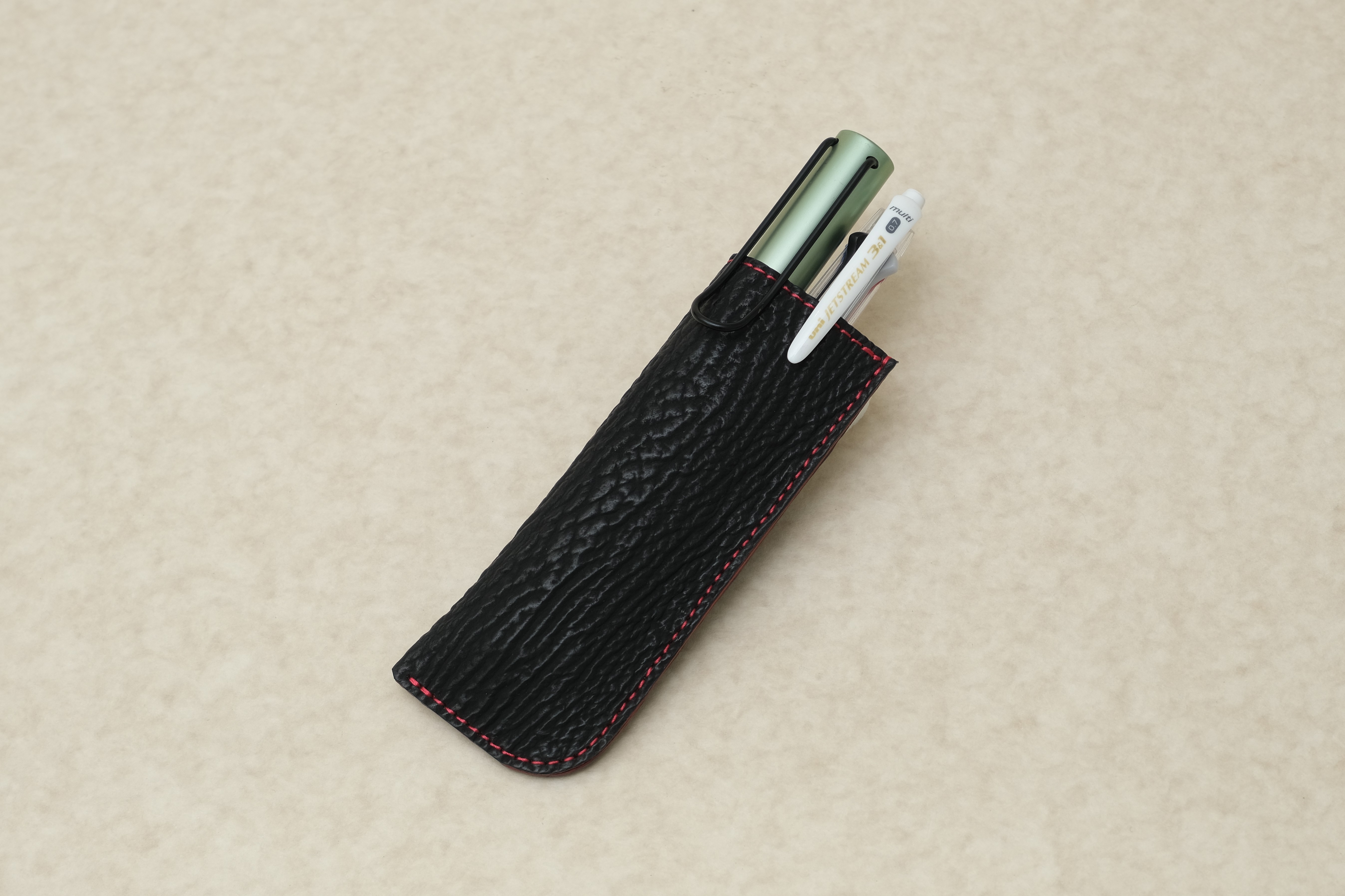 ブラックシャークのペンケース